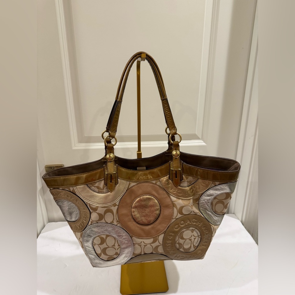 Y2K Coach Gold Leather Embossed Patchwork Tote - Picture 7 of 16